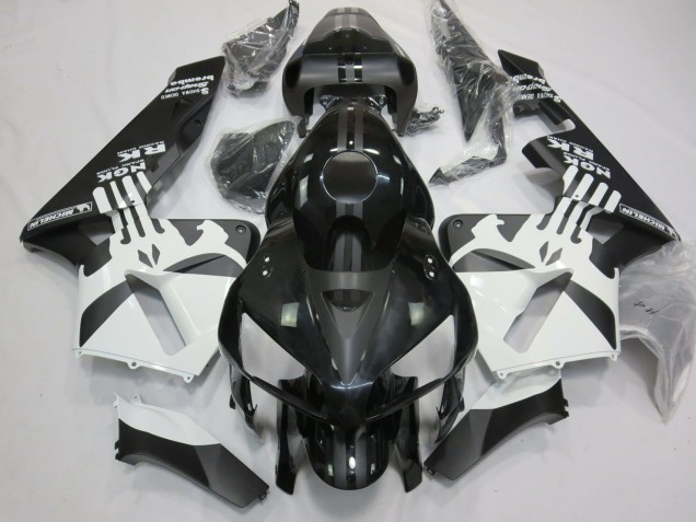 Matte Black & White Punisher Logo 05-06 Honda CBR600RR Fairings Matte Black & White Punisher Logo 05-06 Honda CBR600RR Fairings