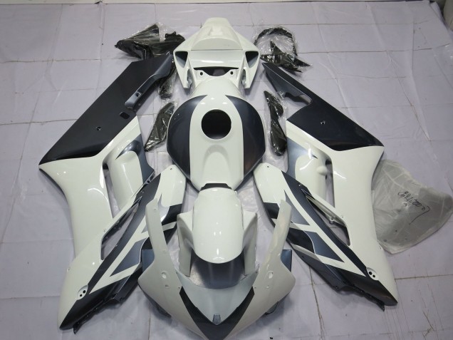 White and Silver 04-05 Honda CBR1000RR Fairings White and Silver 04-05 Honda CBR1000RR Fairings